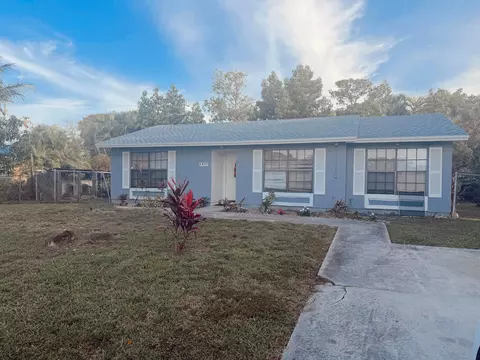 5437 Greenwood Dr, Delray Beach, FL 33484