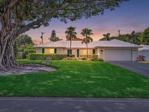 3904 Lowson Blvd, Delray Beach, FL 33445