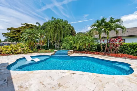 10251 N Lake Vista Cir, Davie, FL 33328