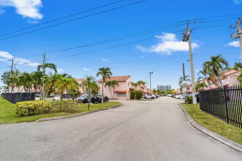 8039 Lake Dr #205, Doral, FL 33166