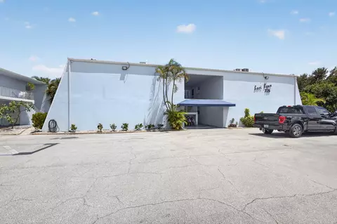 725 Hummingbird Way #109, North Palm Beach, FL 33408