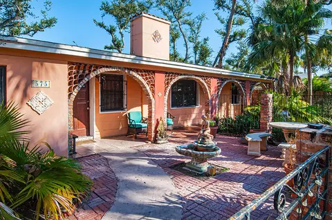 575 Acacia Rd, Vero Beach, FL 32963