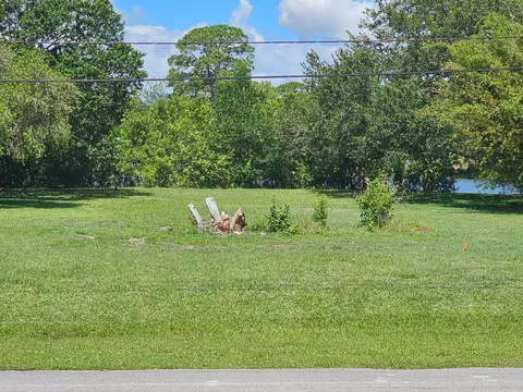 5707 University Ln, Fort Pierce, FL 34951