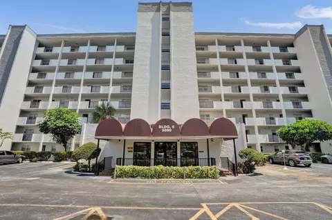 5860 NW 44th St #314, Lauderhill, FL 33319