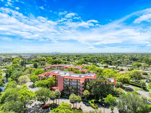 7451 NW 16th St #108, Plantation, FL 33313