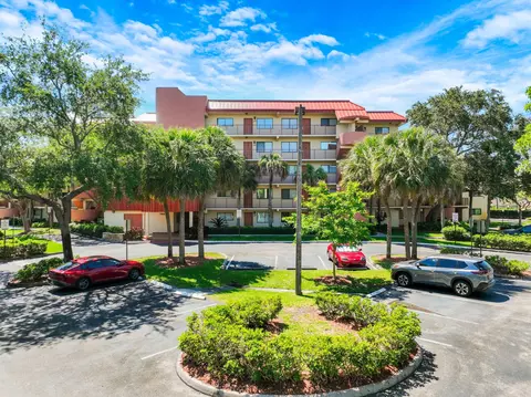 7451 NW 16th St, Plantation, FL 33313