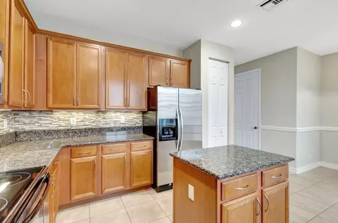 575 Dakota Dr, Jupiter, FL 33458 photo 14