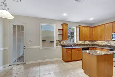 575 Dakota Dr, Jupiter, FL 33458 photo 17
