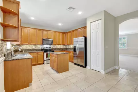 575 Dakota Dr, Jupiter, FL 33458 photo 12
