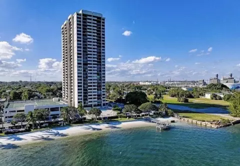 5600 N Flagler Dr #1204, West Palm Beach, FL 33407