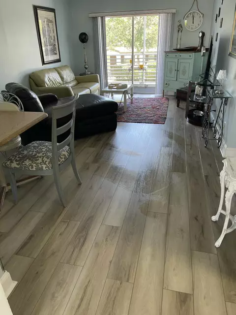 3216 SE 8th St #203, Pompano Beach, FL 33062