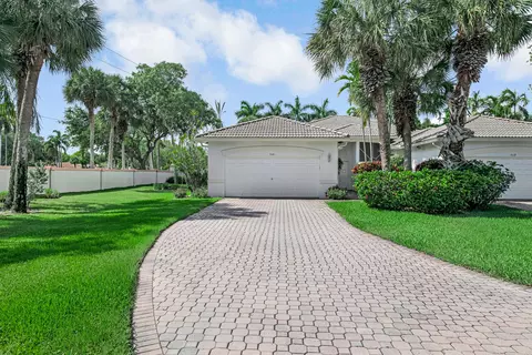 9543 Crescent View Dr N, Boynton Beach, FL 33437