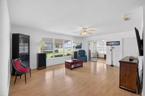 172 High Point Ter W #D, Delray Beach, FL 33445
