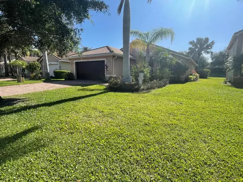 2045 Grey Falcon Cir SW, Vero Beach, FL 32962