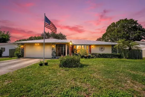 716 SEvergreen Ter, Port Saint Lucie, FL 34983