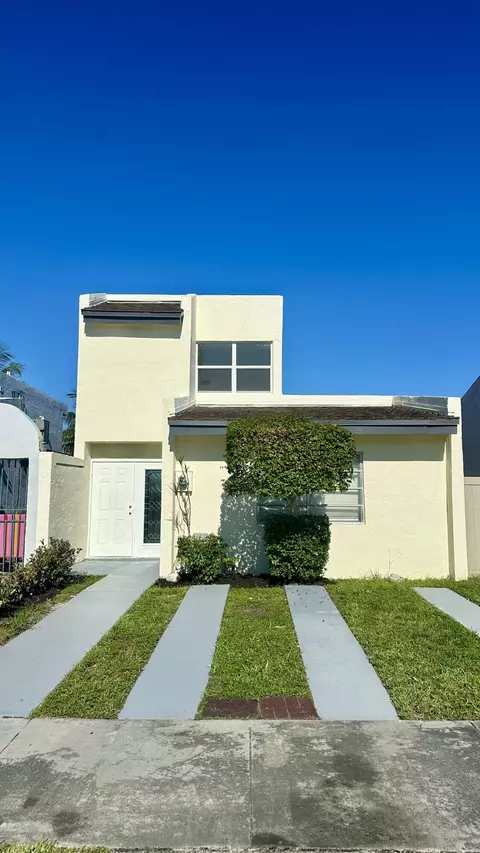 4300 W 10th Ct, Hialeah, FL 33012