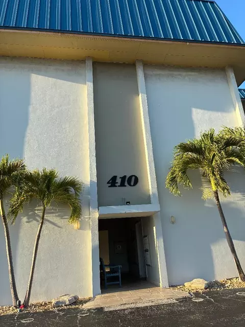 410 Wilma Cir, Riviera Beach, FL 33404
