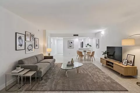 5220 Las Verdes Cir #317, Delray Beach, FL 33484