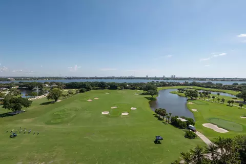 2000 Presidential Way #1401, West Palm Beach, FL 33401