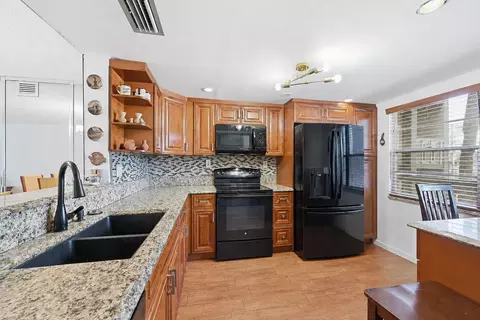 3005 Portofino Isle #M2, Coconut Creek, FL 33066