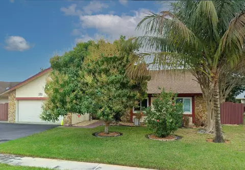 8330 NW 54th St, Lauderhill, FL 33351