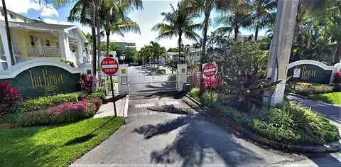 2660 NE 8th Ave, Wilton Manors, FL 33334