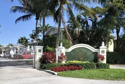 2660 NE 8th Ave #302, Wilton Manors, FL 33334
