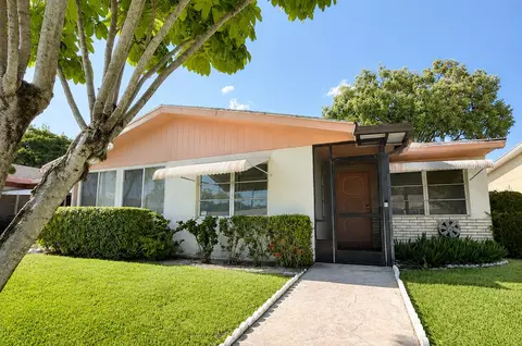 6069 La Palma Ln, Delray Beach, FL 33484