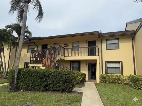 4688 E Lucerne Lakes Blvd E #104, Lake Worth, FL 33467