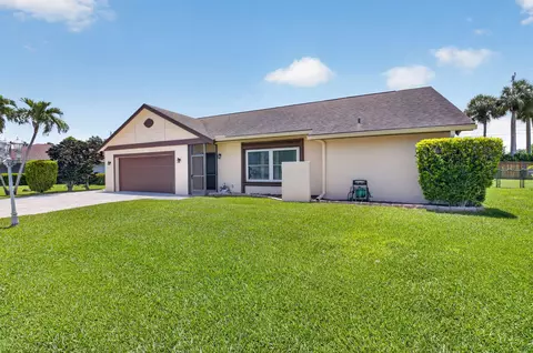8344 Blue Cypress Dr, Lake Worth, FL 33467