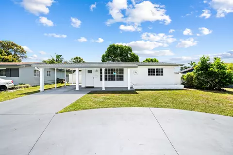 2411 Gulfstream Dr, Miramar, FL 33023