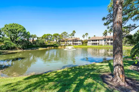 120 Legendary Cir, Palm Beach Gardens, FL 33418
