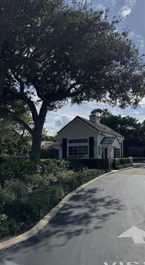 12001 SE Prestwick Ter, Jupiter, FL 33469