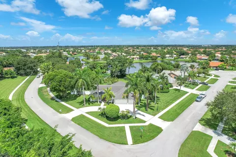 10844 Paso Fino Dr, Wellington, FL 33449