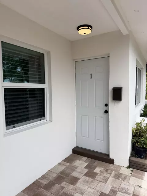 909 NE 10th Ave #1, Pompano Beach, FL 33060
