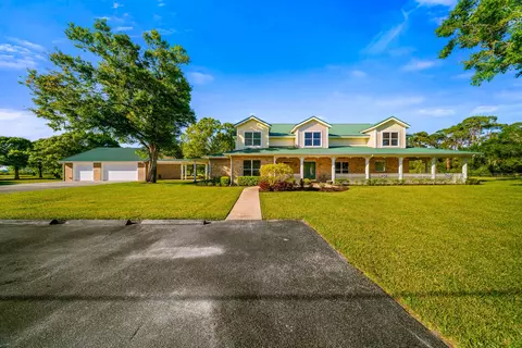 8686 Andrews Ave, Fort Pierce, FL 34945