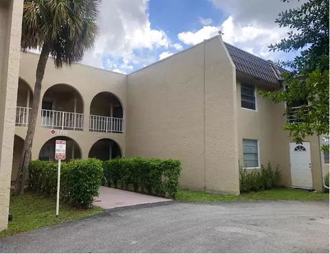 2710 Riverside Dr #203-A, Coral Springs, FL 33065