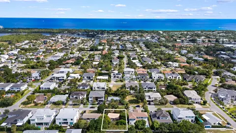 1001 NE 2nd Ter, Boca Raton, FL 33432