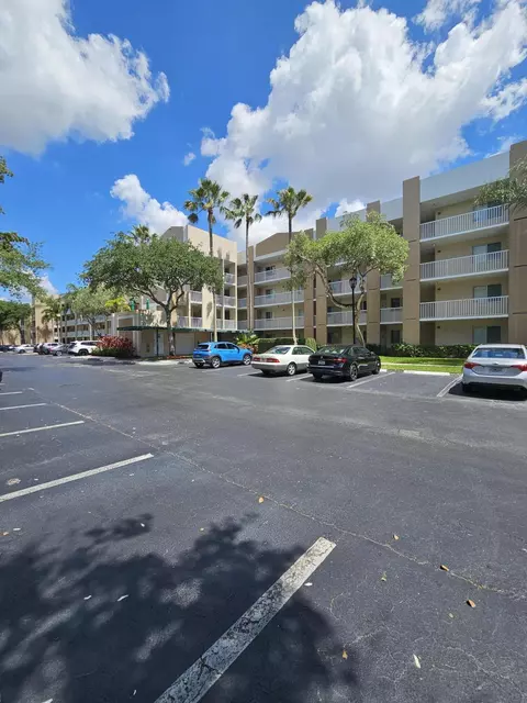 9537 Weldon Cir, Tamarac, FL 33321