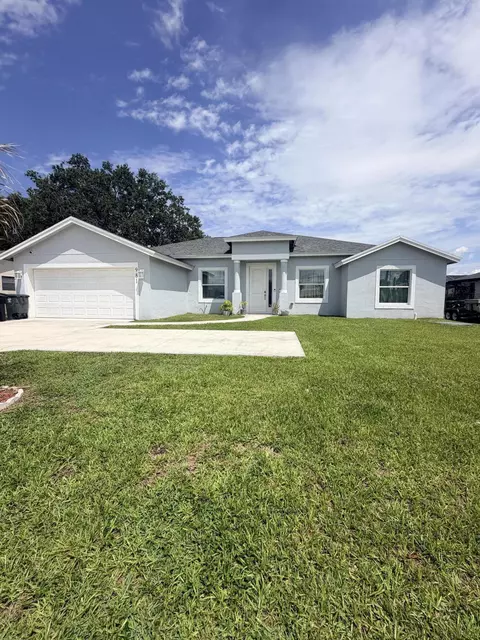 981 SW California Blvd, Port Saint Lucie, FL 34953