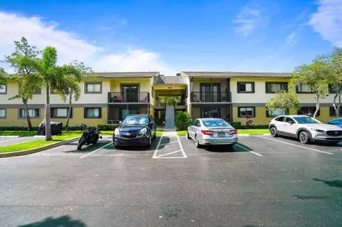 588 Trace Cir #102, Deerfield Beach, FL 33441