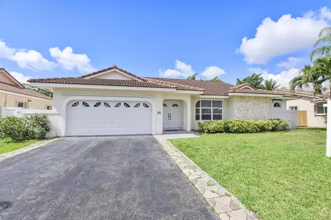 7484 NW 21st St, Margate, FL 33063