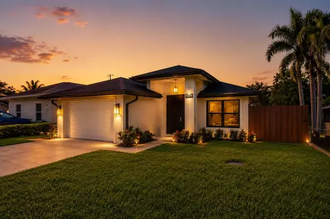 4944 Mcconnell St, Lake Worth, FL 33463