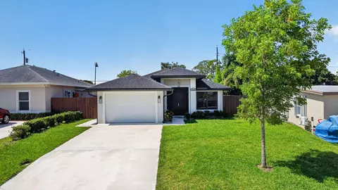 4944 Mcconnell St, Lake Worth, FL 33463