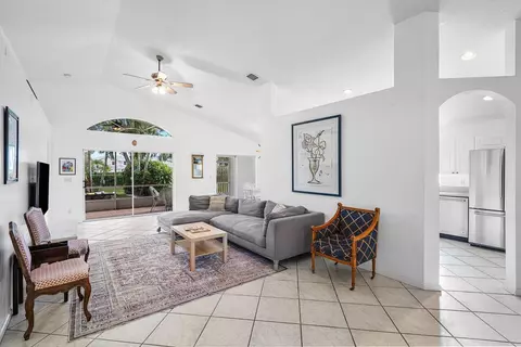 1643 Oak Berry Cir, Wellington, FL 33414