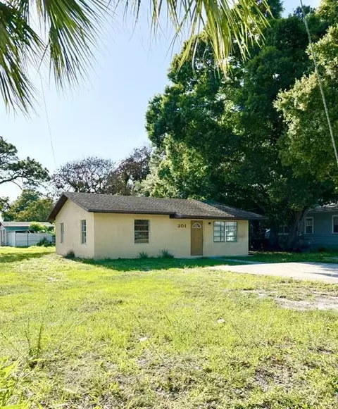 301 N 20th St, Fort Pierce, FL 34950