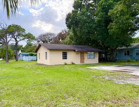 301 N 20th St, Fort Pierce, FL 34950