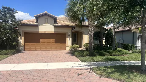 5040 Pendelton Sq, Vero Beach, FL 32967