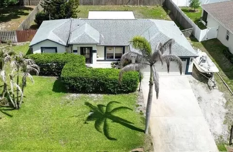 726 Tuxedo Ter, Sebastian, FL 32958
