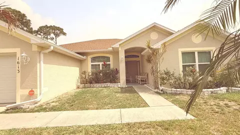 1613 SW Whipple Ave, Port Saint Lucie, FL 34953